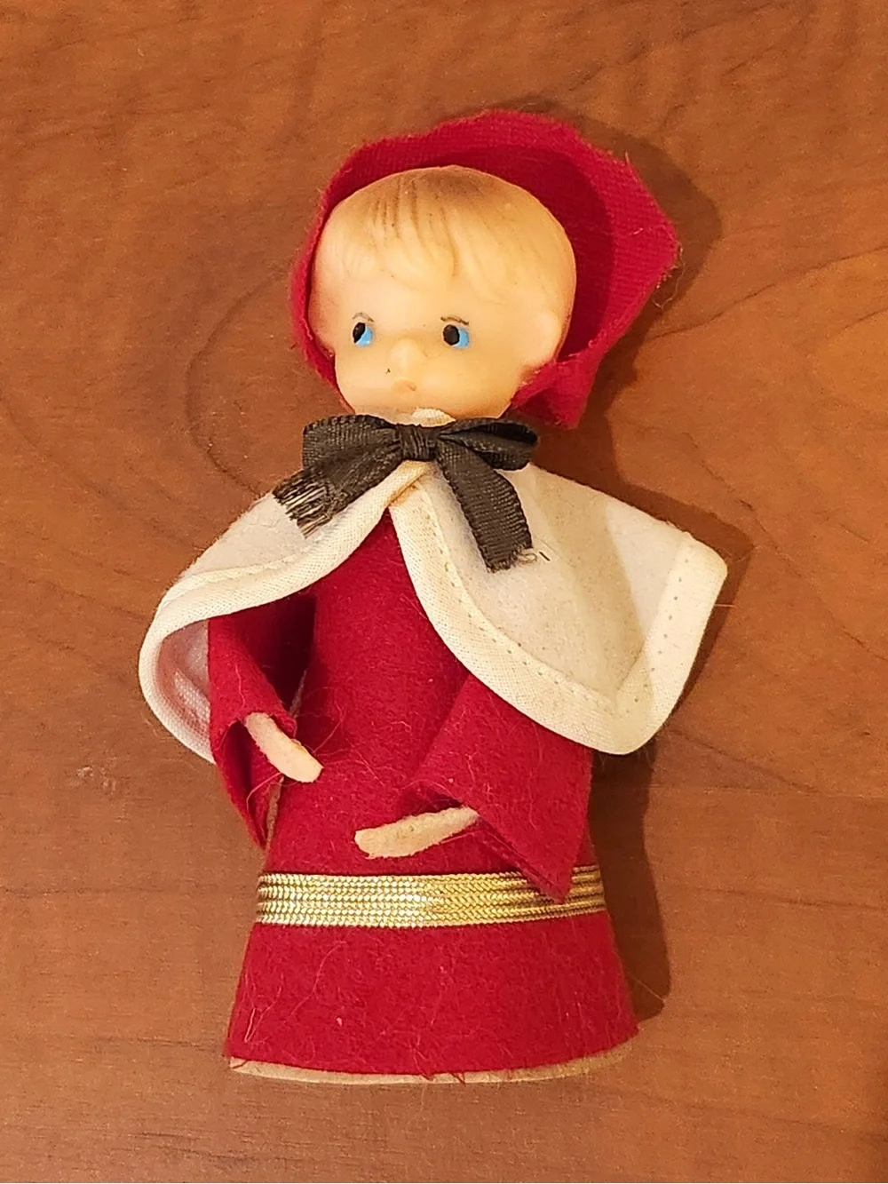 Vintage Collectible MCM Christmas Choir Boy Felt Cardboard Rubber Head 4-1/4”